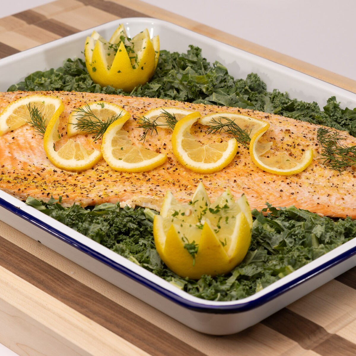 SALMON W/LEMON, FRESH HERBS AND DILL