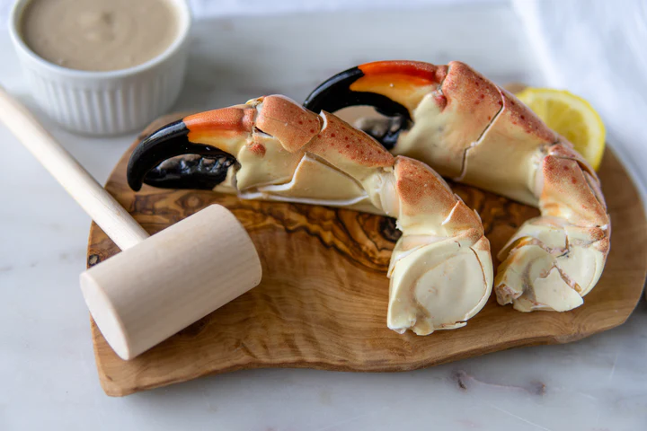 COLOSSAL STONE CRABS WITH SAUCE